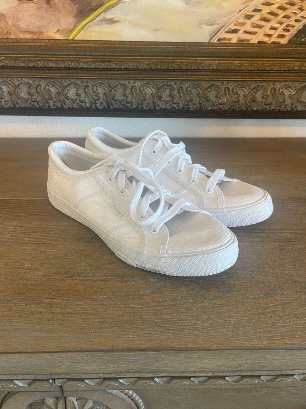 Skechers White Canvas Utopia Memory Foam Sneakers Lace Ups Comfort Versatile 9